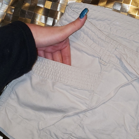 Old Navy women's shorts - Picture 3 of 5